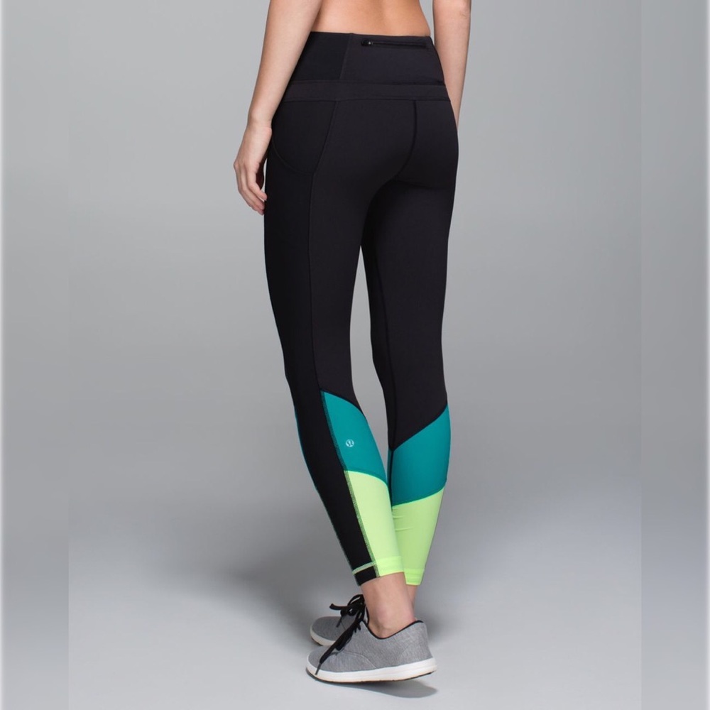 Lululemon Trail Bound 7/8 Tight Black / Blue Tropi